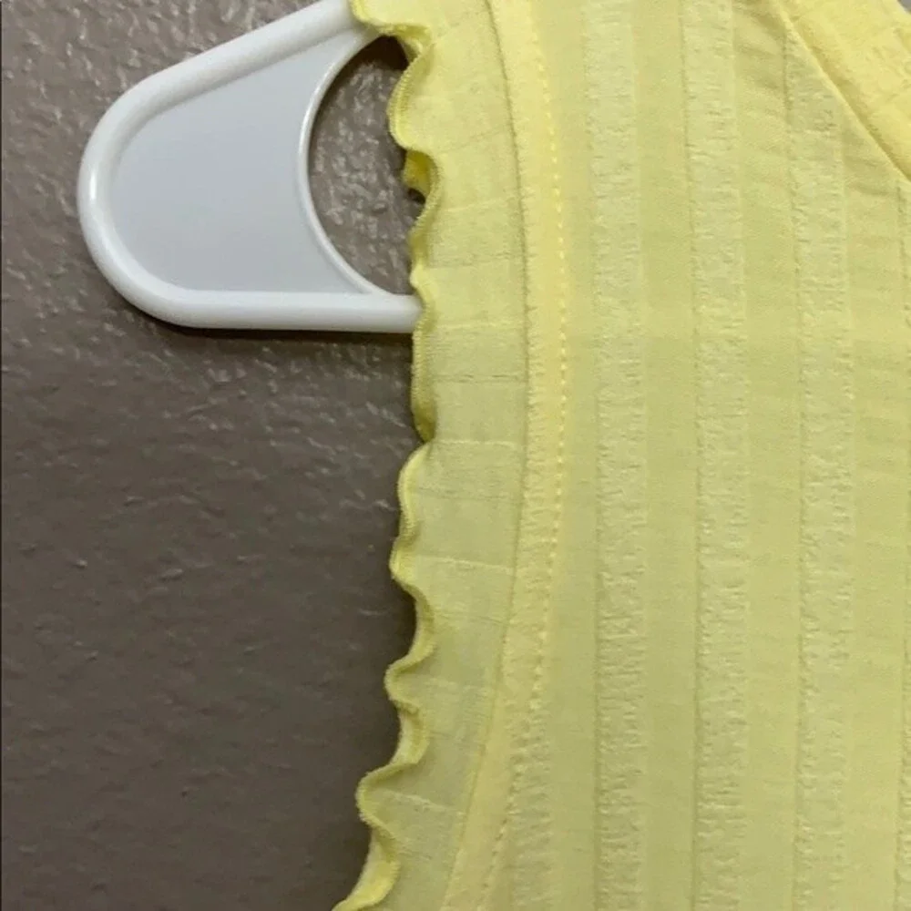 Art Class Girls yellow lettuce hem top large